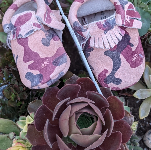 Freshly Picked Shoes Moccasins.  size 4 - Picture 5 of 15